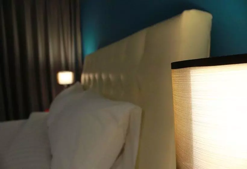 هتل Don Mueang Airport Modern Bangkok