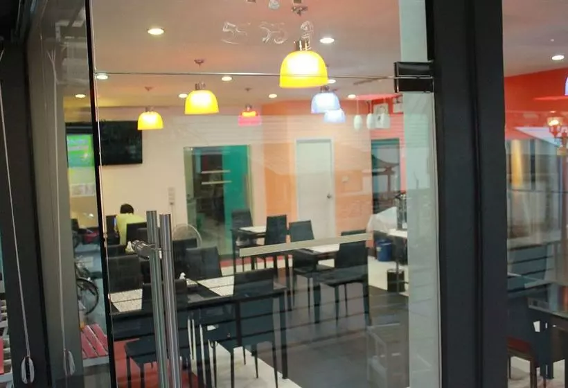 هتل Don Mueang Airport Modern Bangkok