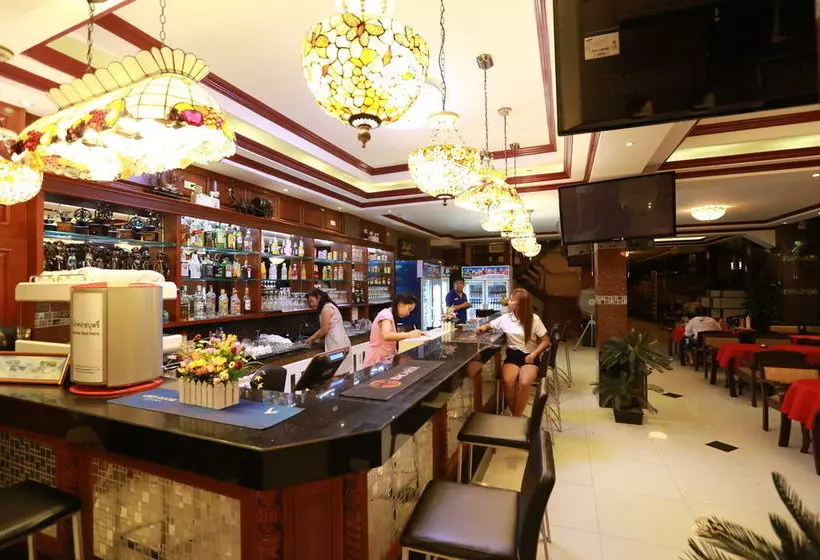 Отель Katesiree Residence