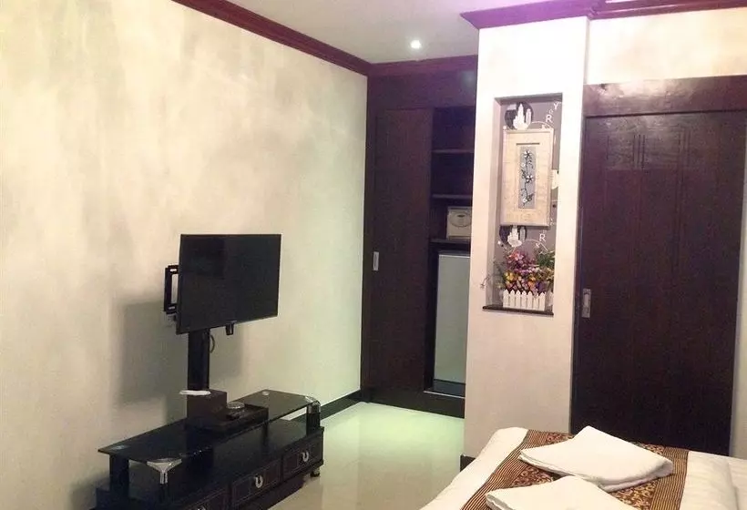 Отель Katesiree Residence