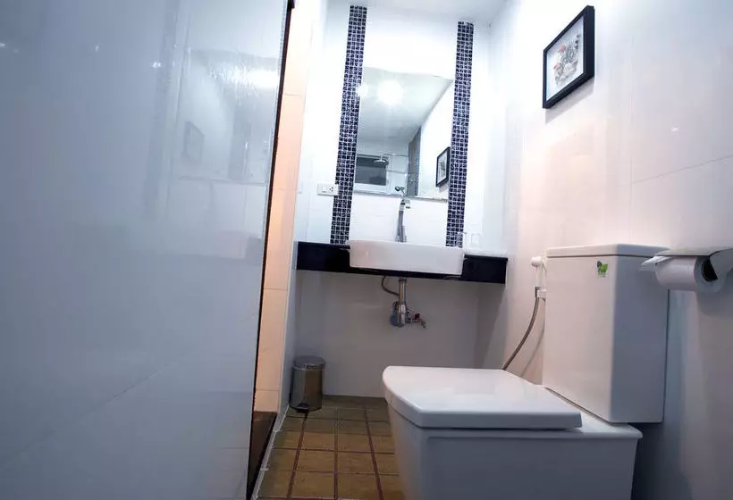 Отель Katesiree Residence