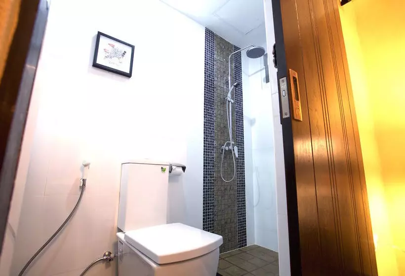 Отель Katesiree Residence