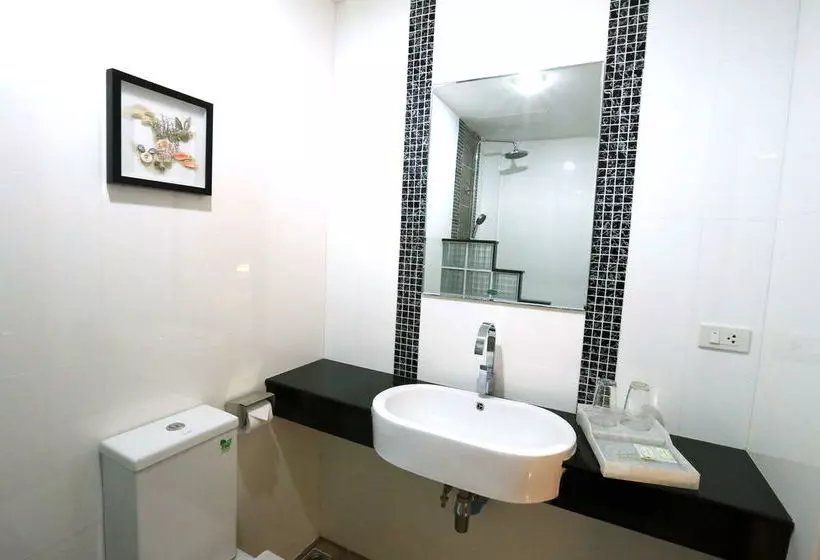 Отель Katesiree Residence