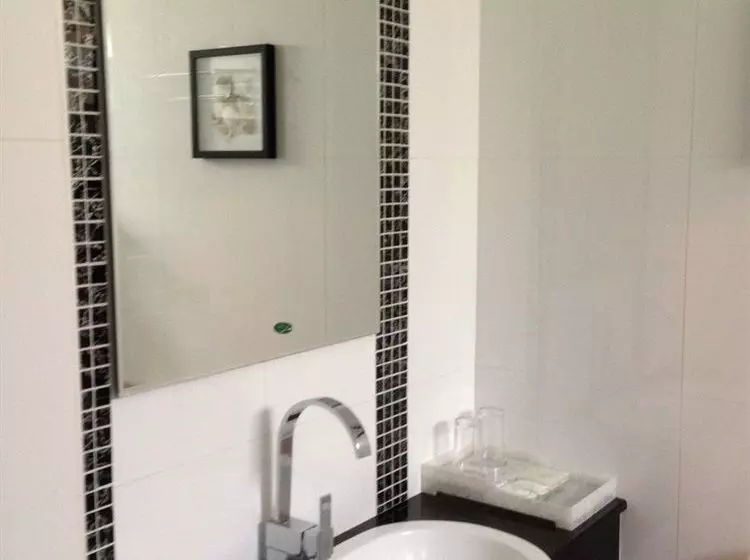 Отель Katesiree Residence