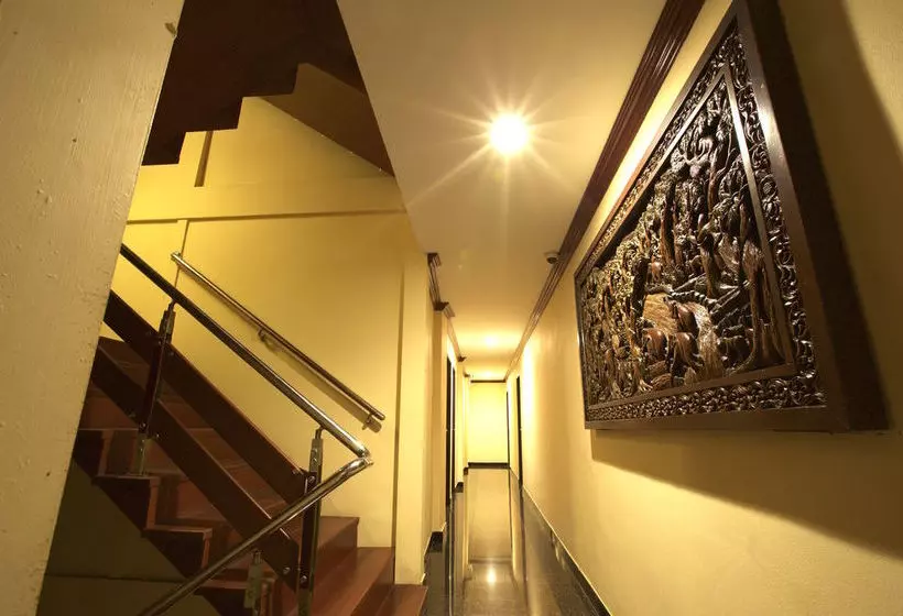 Отель Katesiree Residence