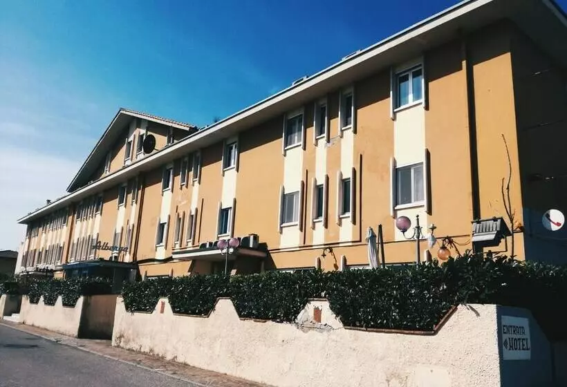 בית מלון כפרי One