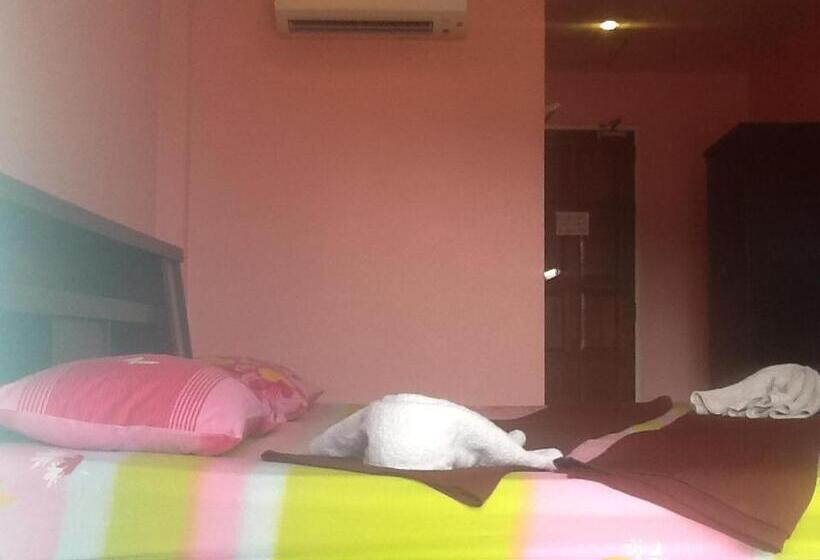 בית מלון כפרי Peach Guesthouse