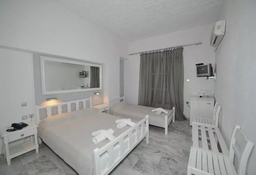 هتل Porto Castello