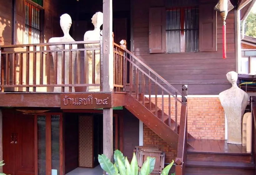 פנסיון Swiss Lanna Lodge