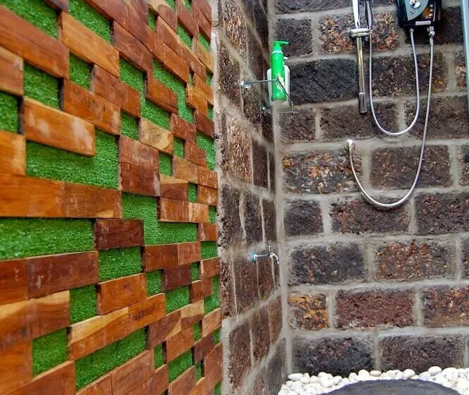 פנסיון Swiss Lanna Lodge