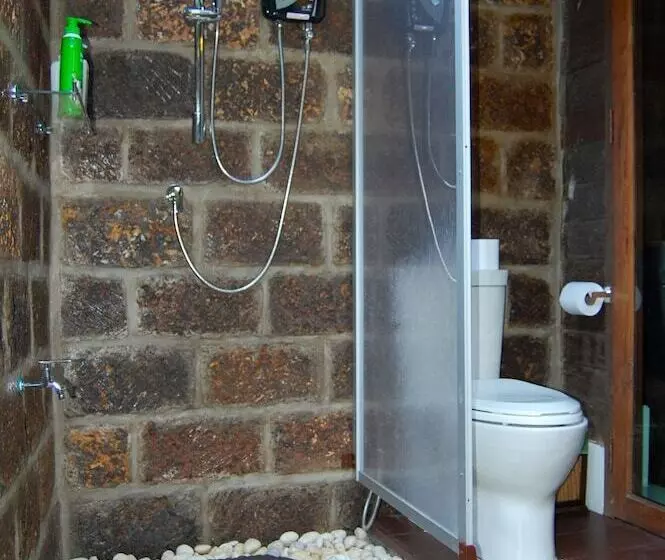 פנסיון Swiss Lanna Lodge