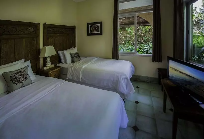 אתר נופש Anyar Estate