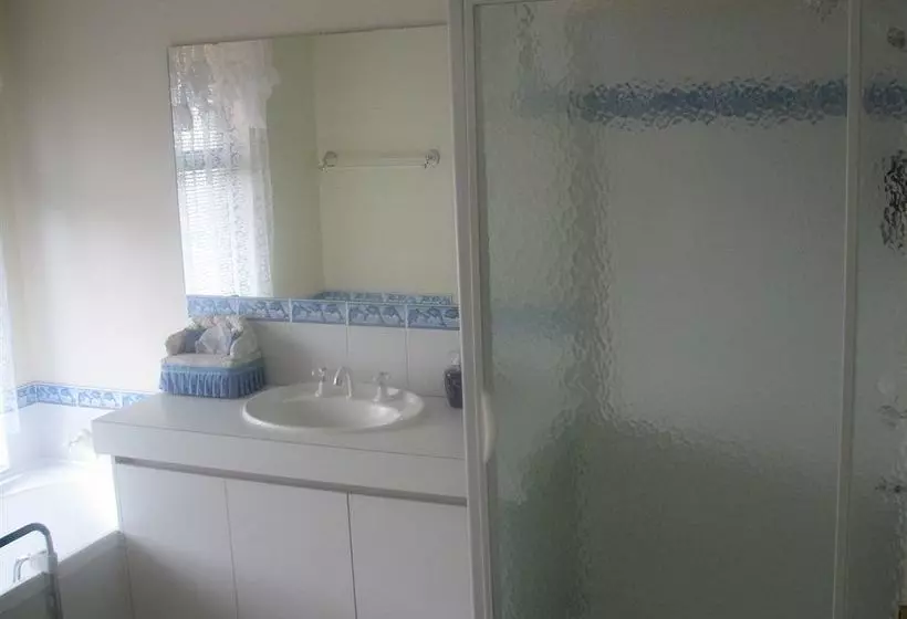 مبيت وإفطار Lakeview Lodge