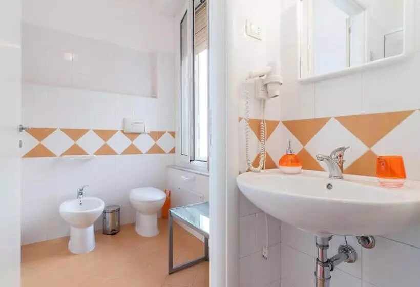 Отель Affittacamere Art Rooms