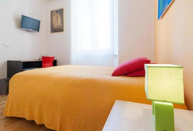 Отель Affittacamere Art Rooms