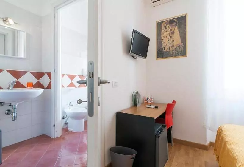 Отель Affittacamere Art Rooms