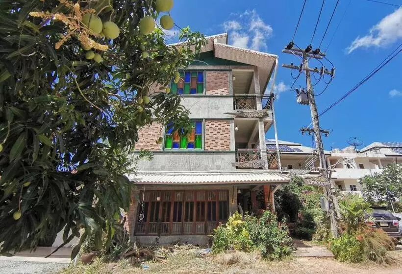 Отель Baan Por Jai