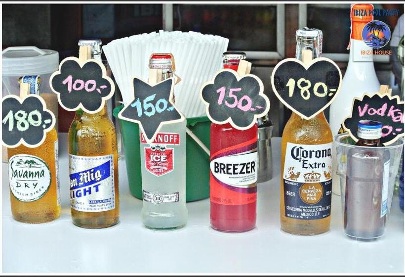 בית מלון כפרי Ibiza Phi Phi