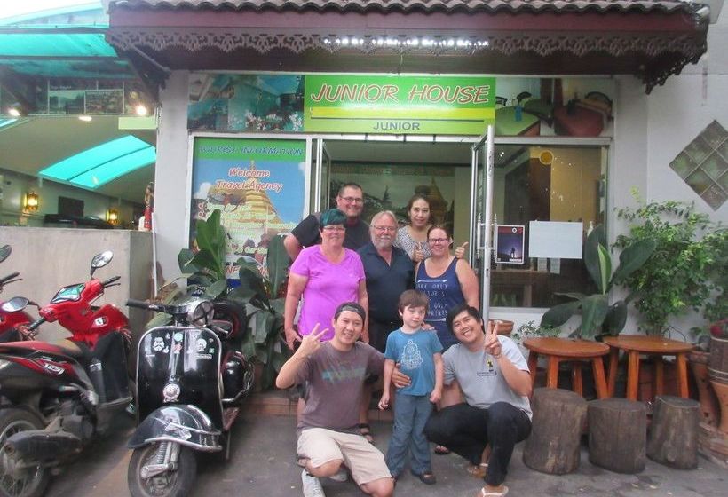 فندق Junior House