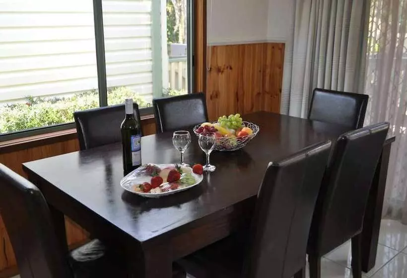 בית מלון כפרי Kangerong Holiday Park