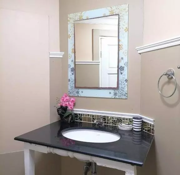 فندق Phuket Airport Inn