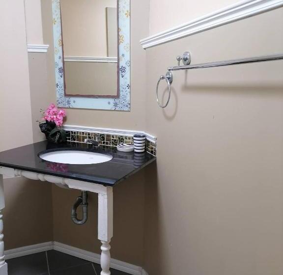 호텔 Phuket Airport Inn