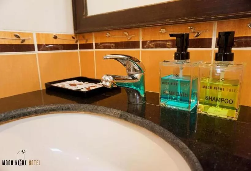 호텔 The Moon Night Ao Nang