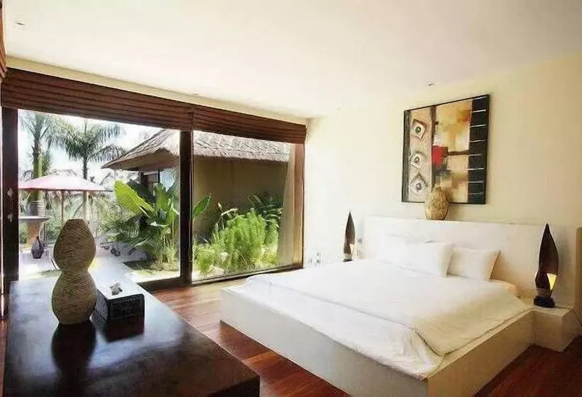 Отель Villa Tiara Lombok Island