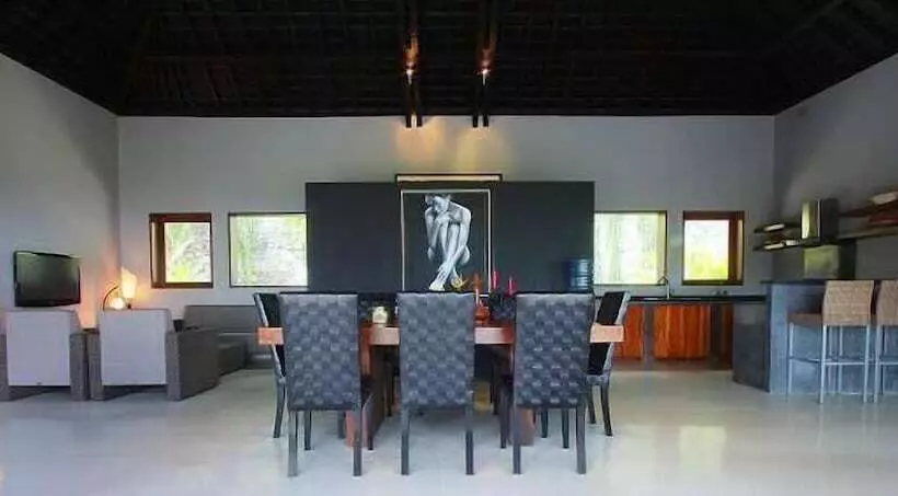 Отель Villa Tiara Lombok Island