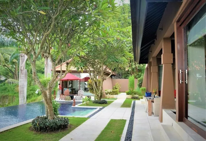 Отель Villa Tiara Lombok Island