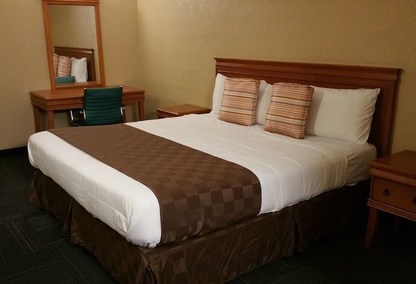 فندق على الطريق Economy Express Inn