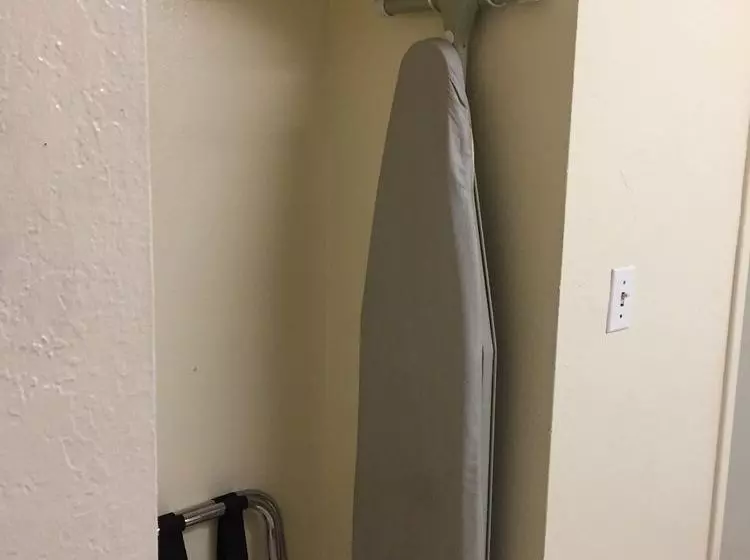 Мотель Tiki Lodge