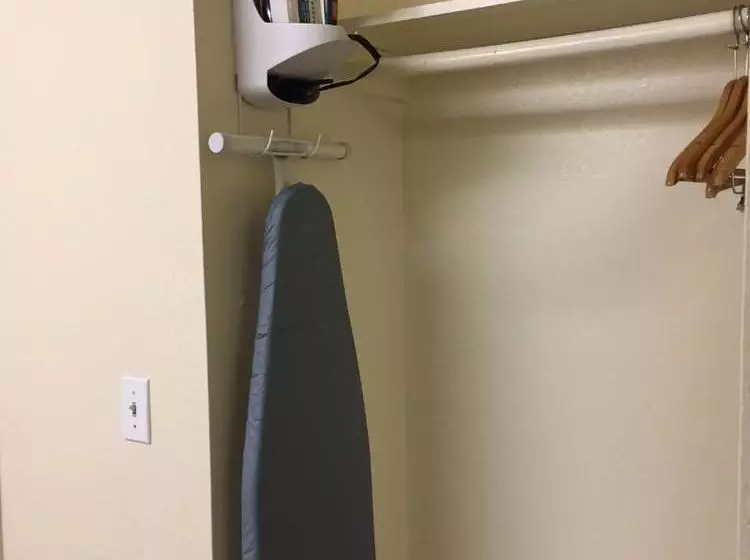 Мотель Tiki Lodge