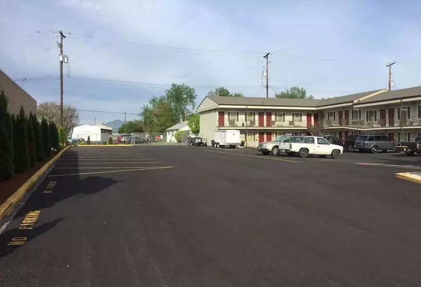 Мотель Tiki Lodge