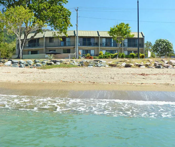 Whitsunday Waterfront Apartments
