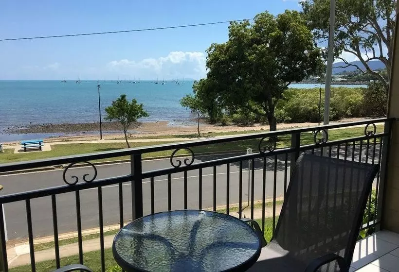 Whitsunday Waterfront Apartments