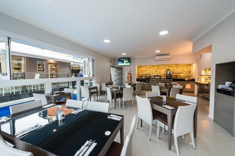 Athena Motel Apartments