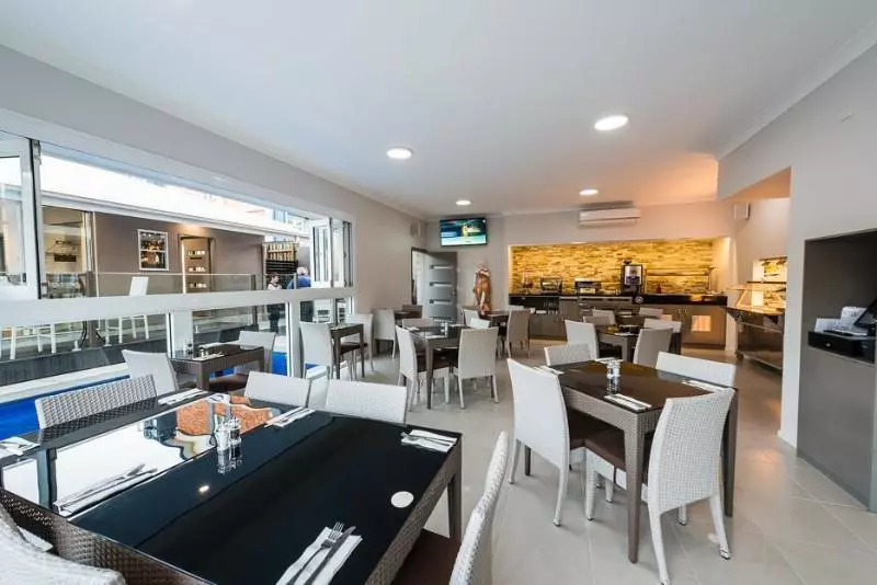 Athena Motel Apartments