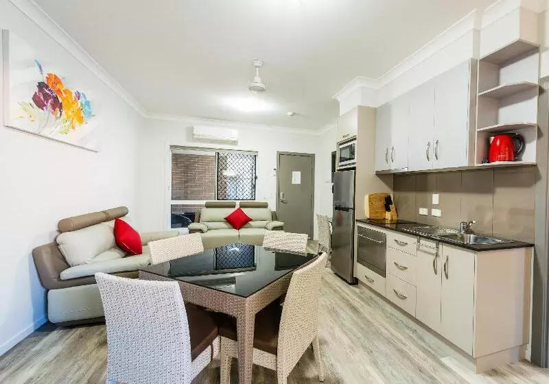 Athena Motel Apartments