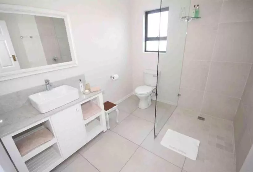 צימר Fairlight Beach House