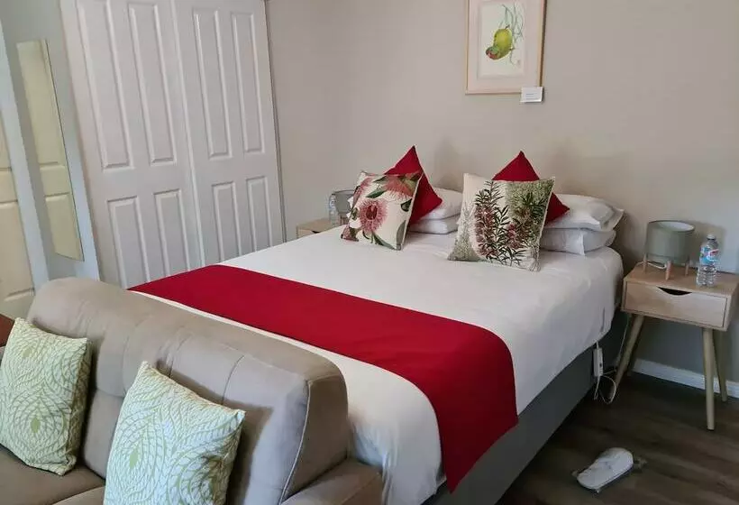 Bed and Breakfast Oyster Cove Chalet