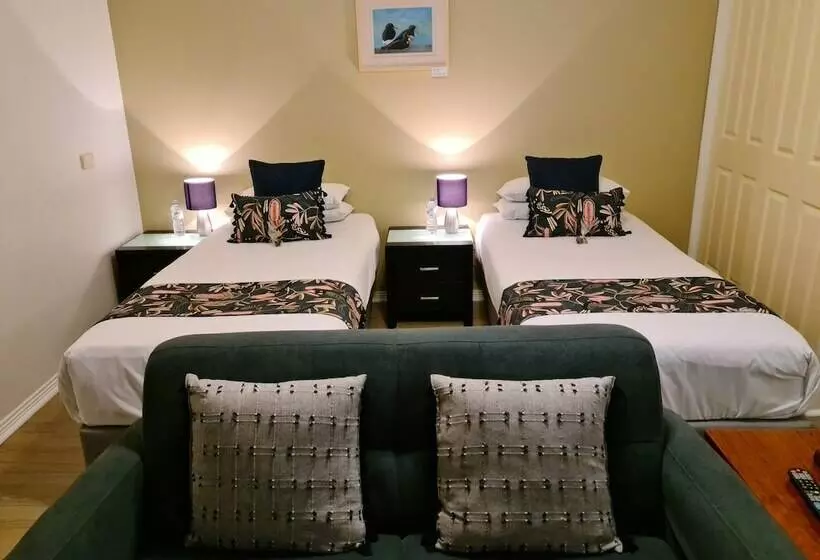 Bed and Breakfast Oyster Cove Chalet