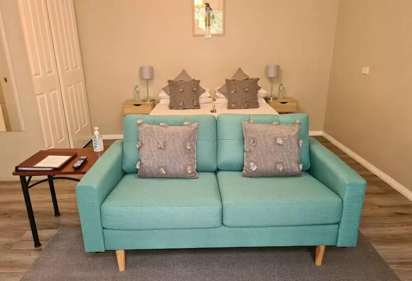 Bed and Breakfast Oyster Cove Chalet