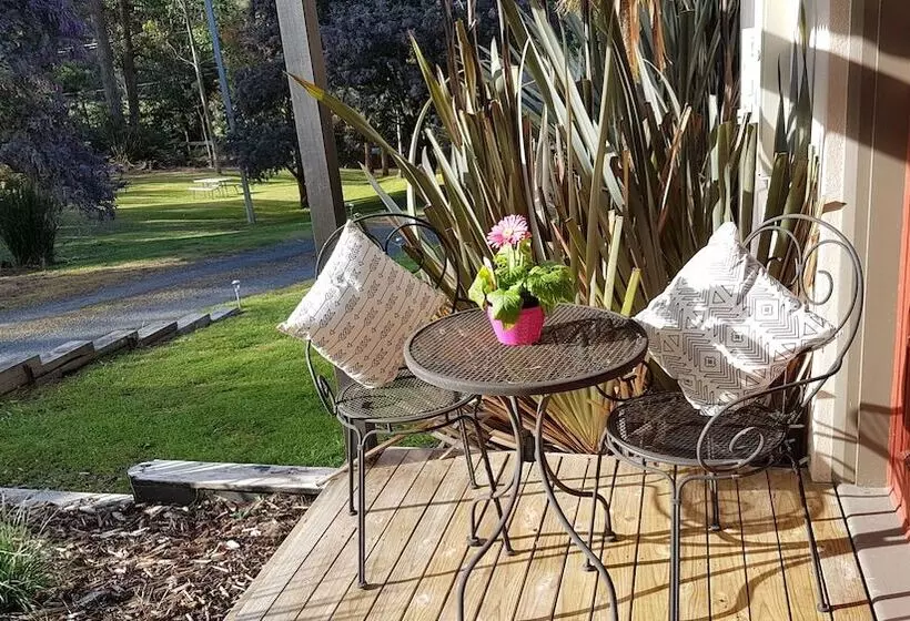 Aamiaismajoitus (B&B) Oyster Cove Chalet