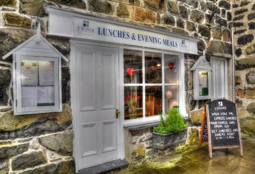 민박 Plas Tan Yr Allt Historic Country House & Estate