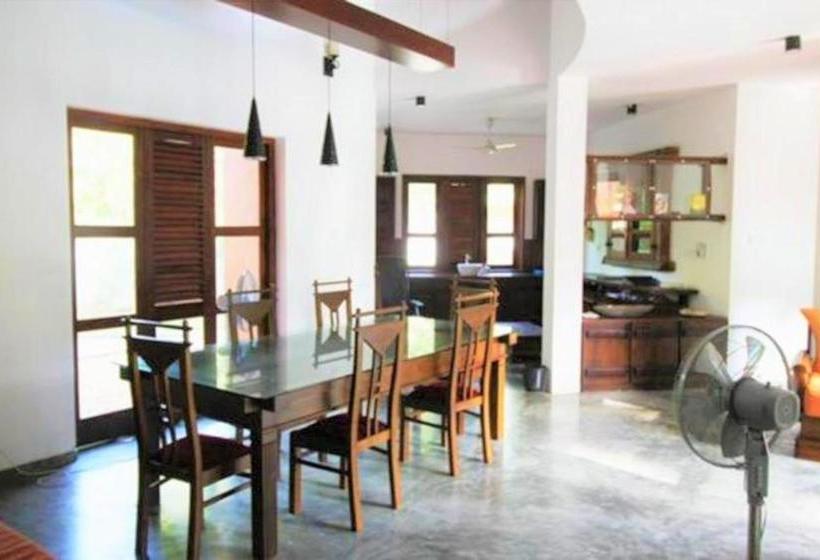 ホテル La Casita Bentota