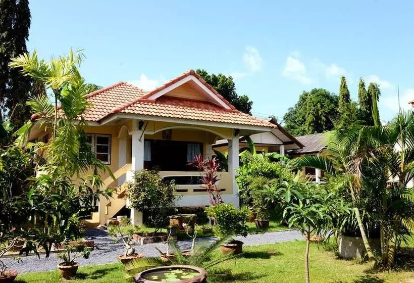 هتل New Sunrise Village Maenam Beach