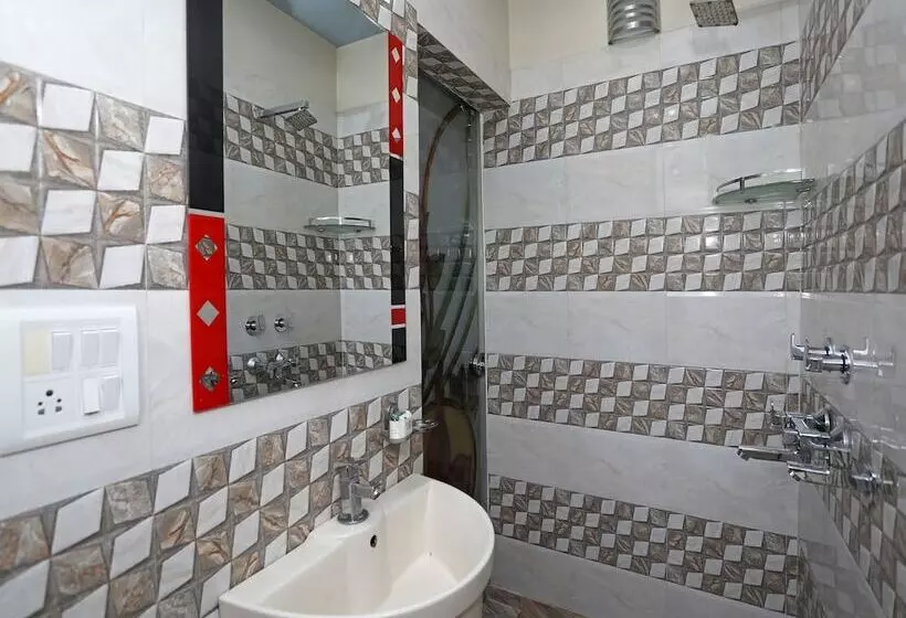 Отель Oyo Rooms Near Railway Station Meerut