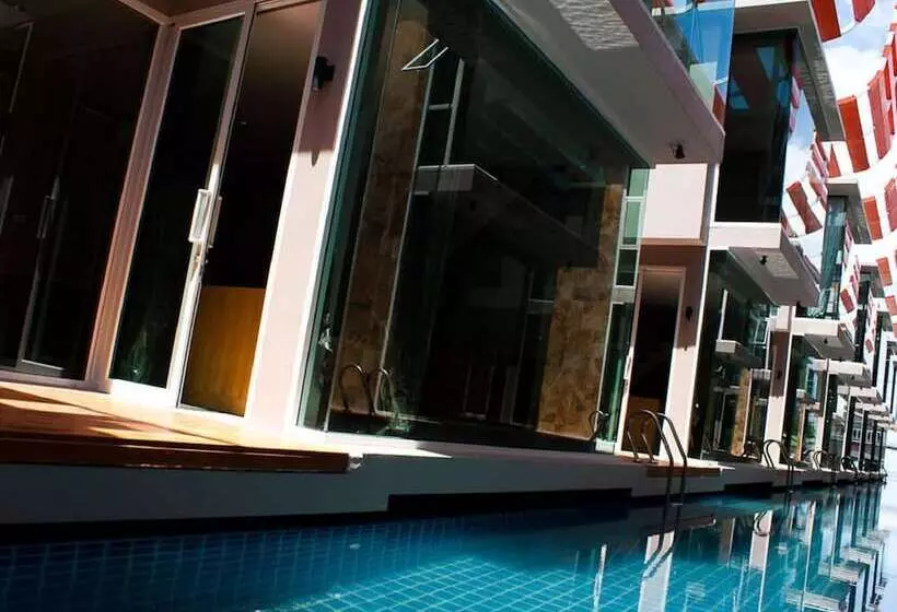 בית מלון כפרי P10 Samui