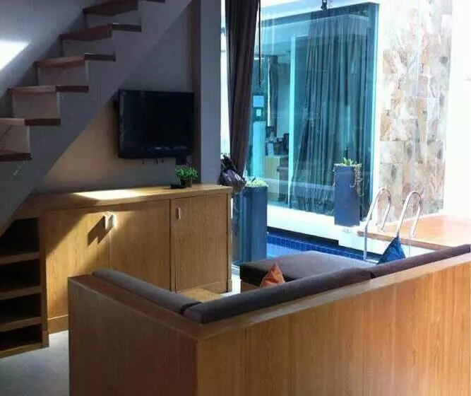 בית מלון כפרי P10 Samui